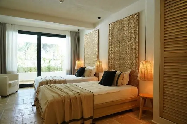 Secret Garden King Suite