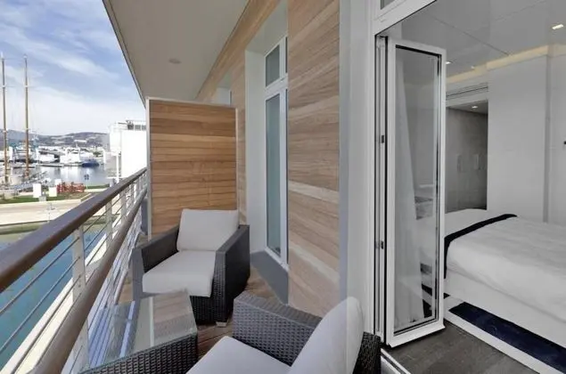 Tek Büyük Yataklı Oda, 1 Çift Kişilik Yatak, Balkon, Liman Manzaralı