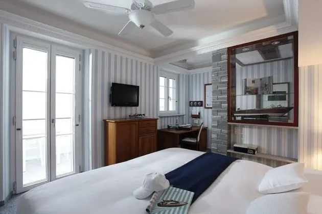 Deluxe Tek Büyük Yataklı Oda, Balkon, Göl Manzaralı (Maritime style)