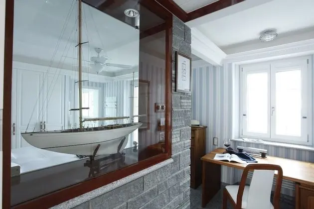 Deluxe Tek Büyük Yataklı Oda, Balkon, Göl Manzaralı (Maritime style)