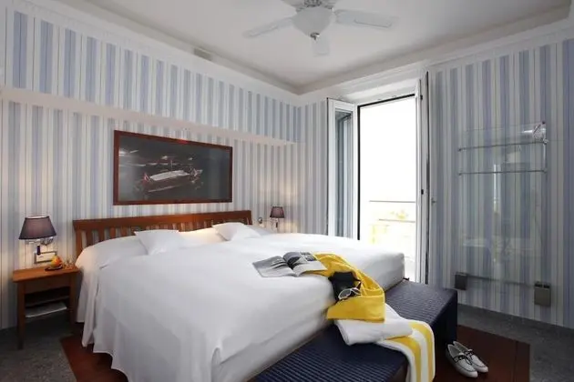 Deluxe Tek Büyük Yataklı Oda, Balkon, Göl Manzaralı (Maritime style)