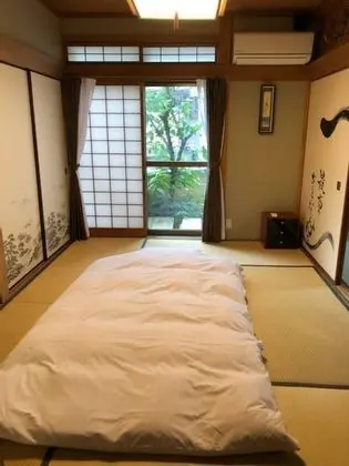 Ev (Private Vacation)