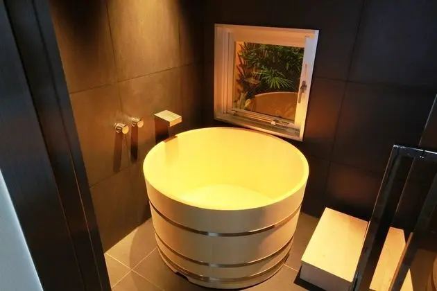 Family Oda, Sigara İçilmez, Özel Banyo (BAKU)