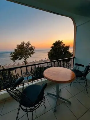 https://images.odamax.com/img/1920x1080/odamax/image/upload/Hotel_Ya_c__202407181711169_Aile_Odas_Balkon_1.jpg