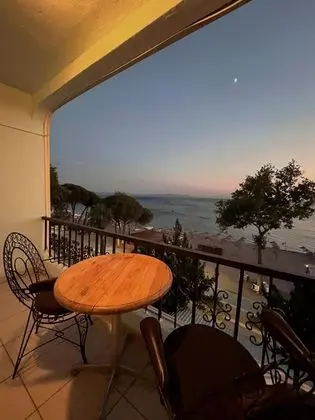 https://images.odamax.com/img/1920x1080/odamax/image/upload/Hotel_Ya_c__202407181711190_Aile_Odas_Balkon_2.jpg
