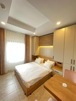 Havuz Bağlantılı Standart Oda, Şehir veya Dağ Manzaralı