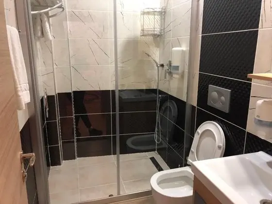 https://images.odamax.com/img/1024x768/odamax/image/upload/Yahura_Otel_Ayd_n_202604161659491_Bahce3.jpg