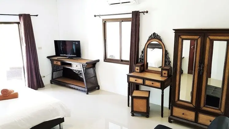 5 Bedroom Villa