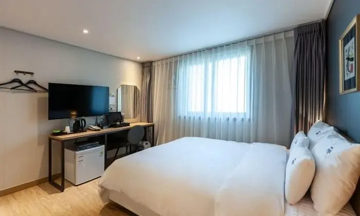 Deluxe Tek Büyük Yataklı Oda