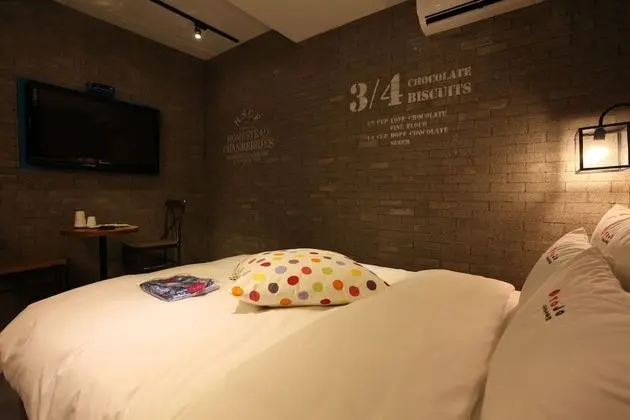 Standard Oda (Check-in: Mon-Thu 6 PM, Fri-Sun 9 PM)