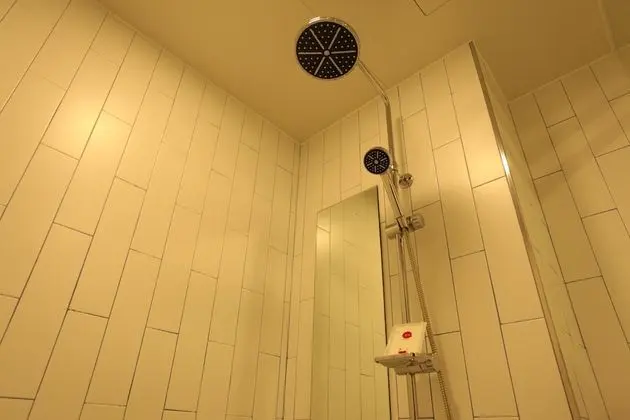 Standard Oda (Check-in: Mon-Thu 6 PM, Fri-Sun 9 PM)