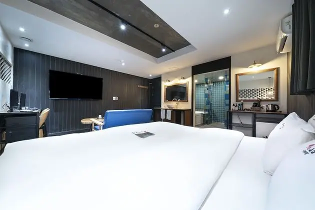 Süit (Check-in: Mon-Thu 6 PM, Fri-Sun 9 PM)