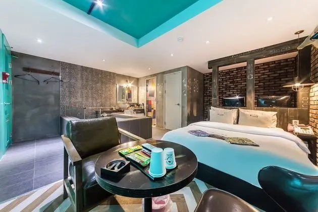 Süit (Check-in: Mon-Thu 6 PM, Fri-Sun 9 PM)