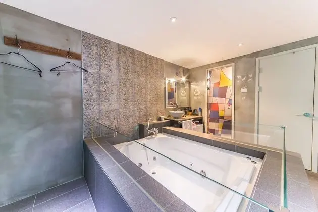 Süit (Check-in: Mon-Thu 6 PM, Fri-Sun 9 PM)