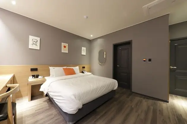 Exclusive Tek Büyük Yataklı Oda (Movie Room)