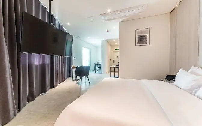 Oda (Deluxe - No hard 2PC (Netflix availab)