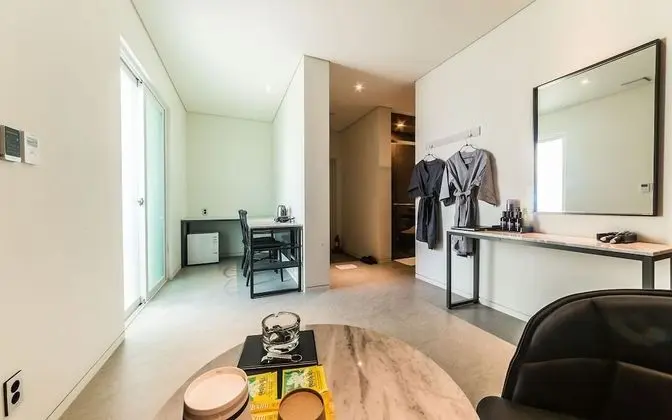 Oda (Deluxe - No hard 2PC (Netflix availab)