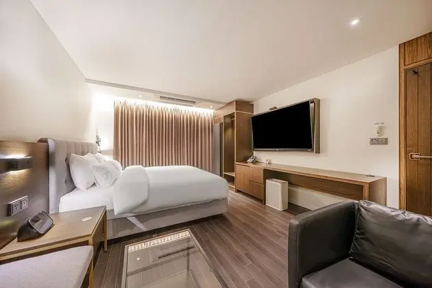 Deluxe Tek Büyük Yataklı Oda