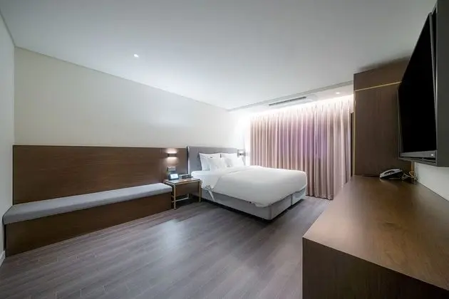 Deluxe Tek Büyük Yataklı Oda