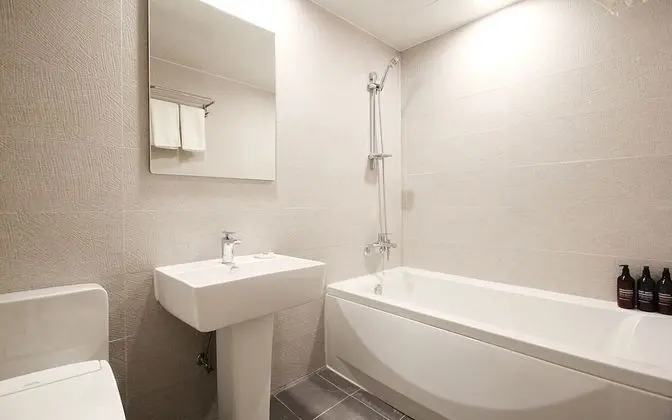 Oda (Ondol Room (View Netflix))