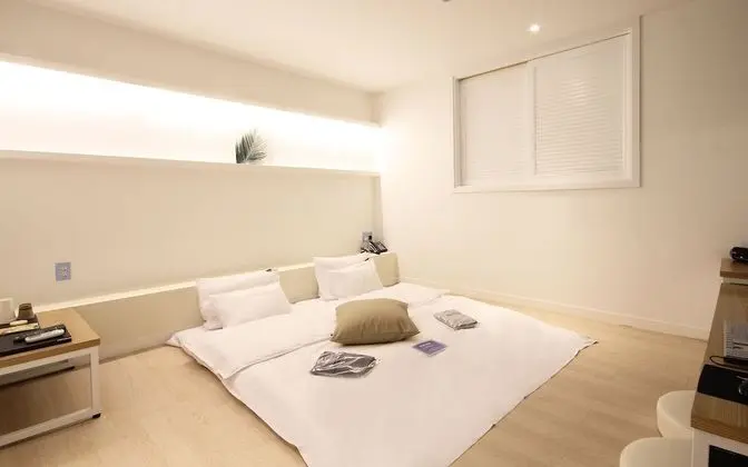 Oda (Ondol Room (View Netflix))