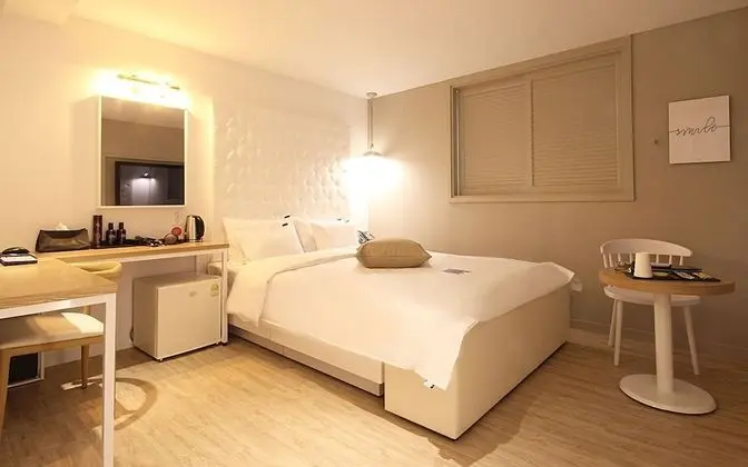 Oda (Standard (Netflix viewing available))