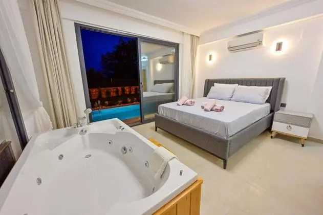 Villa, Bahçe Manzaralı