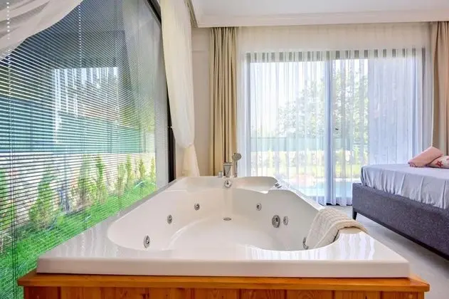 Villa, Bahçe Manzaralı