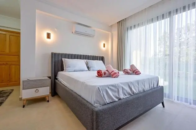 Villa, Bahçe Manzaralı