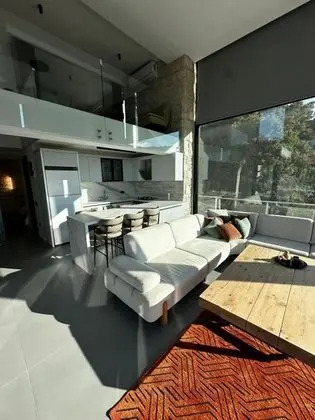 Villa, Deniz ve Doğa Manzaralı, Şömineli