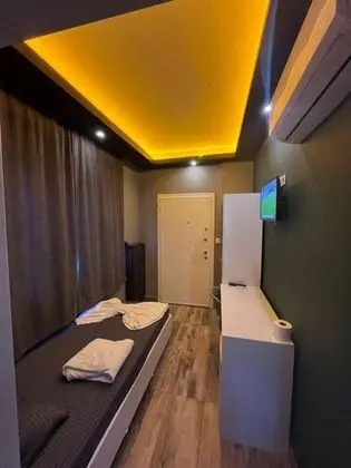 Tek Kişilik, Kara Manzaralı
