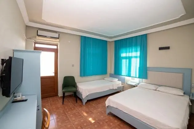 Standart Üç Kişilik Oda, Deniz Manzaralı, Balkonlu