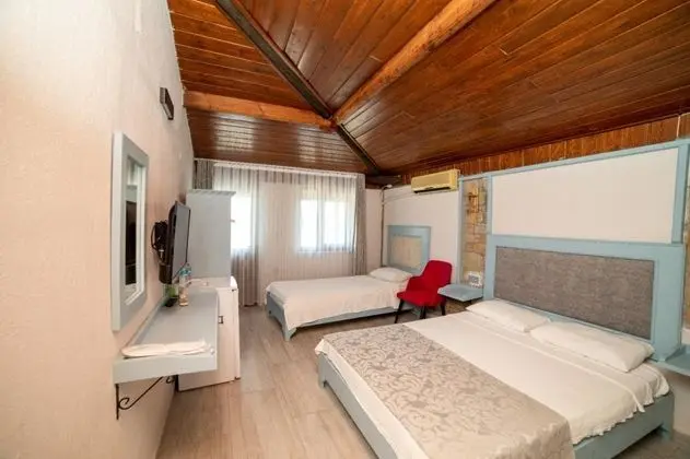 Standart Üç Kişilik Oda, Şehir Manzaralı, Balkonlu