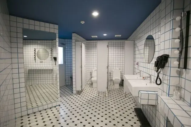Private Room (Double bed) With Shared Bathroom For 2 Persons