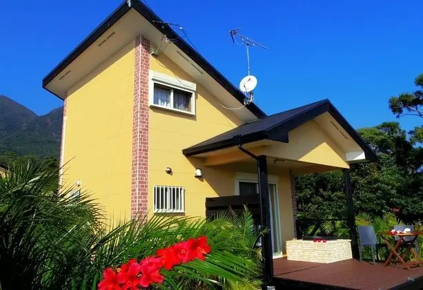 Kır Evi, Deniz Manzaralı, Ek Bina (with 2 Single beds and 3 Futon)