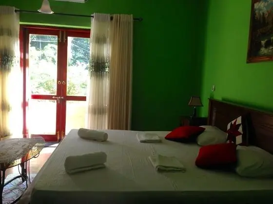 Deluxe Tek Büyük Yataklı Oda, Bahçe Manzaralı