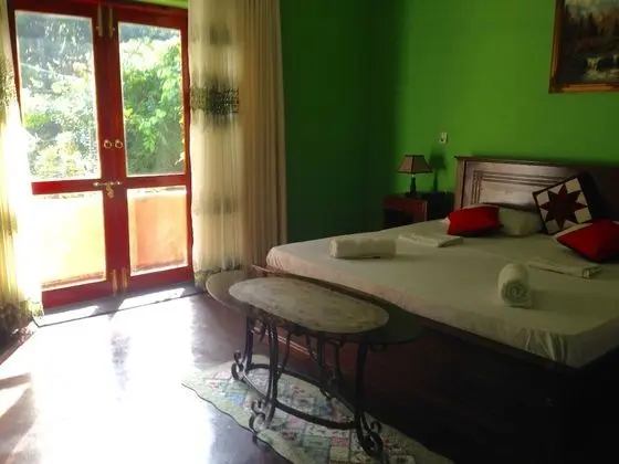 Deluxe Tek Büyük Yataklı Oda, Bahçe Manzaralı