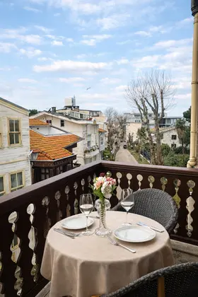 Deluxe Oda-Balkonlu, Deniz veya Kara Manzaralı, Balkonlu
