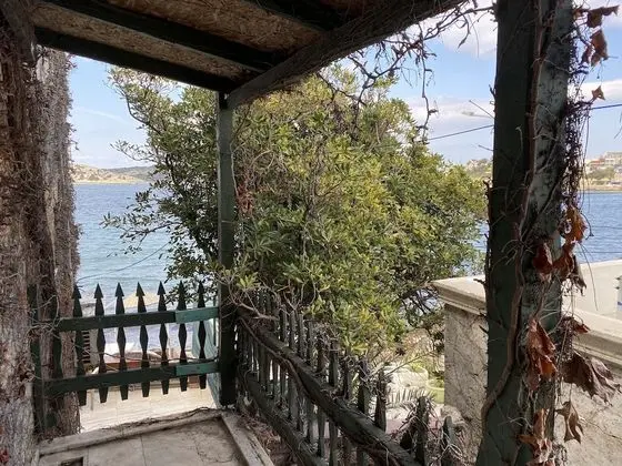 Bahçe Cephe Oda