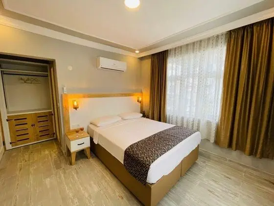 Standart Oda, Kısmi Deniz Manzaralı, Ortak Teraslı