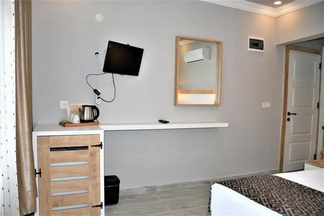Standart Oda, Kısmi Deniz Manzaralı, Ortak Teraslı