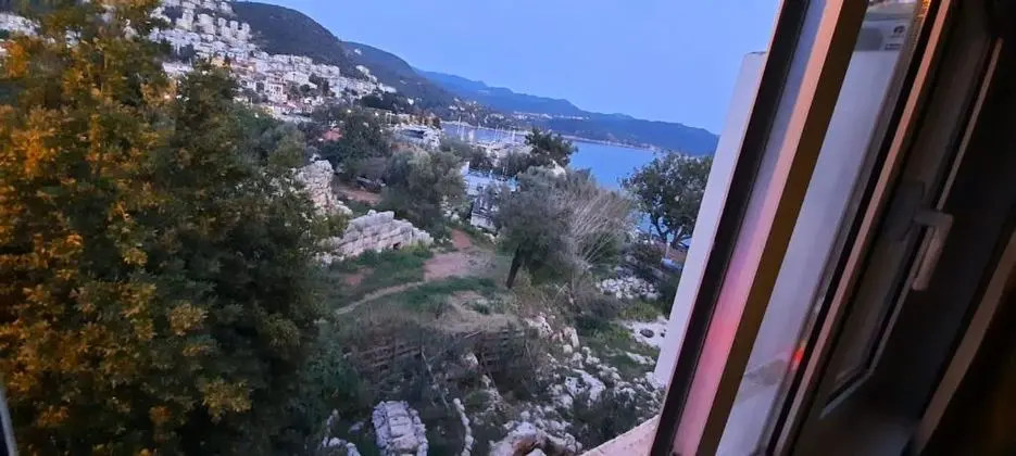 Standart Oda, Kısmi Deniz Manzaralı, Ortak Teraslı