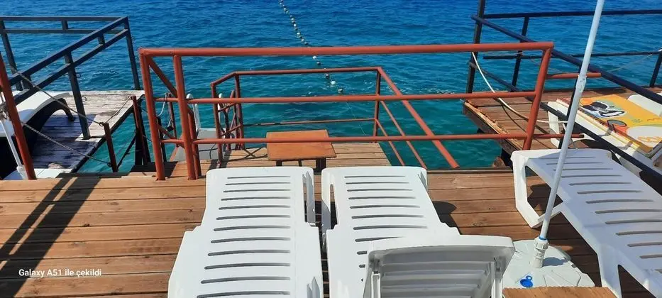 Standart Oda, Kısmi Deniz Manzaralı, Ortak Teraslı