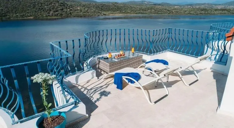 Çatı Katı Büyük Oda, Deniz Manzaralı
