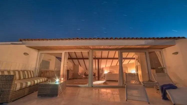Çatı Katı Büyük Oda, Deniz Manzaralı