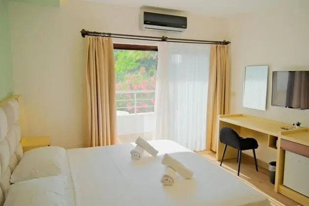 Standart Oda, Bahçe Manzaralı, Balkonlu