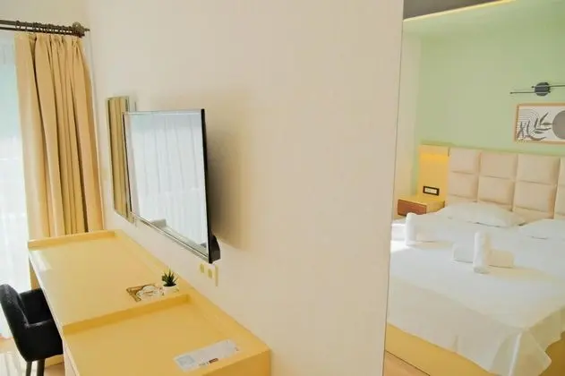 Standart Oda, Bahçe Manzaralı, Balkonlu