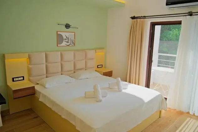 Standart Oda, Bahçe Manzaralı, Balkonlu