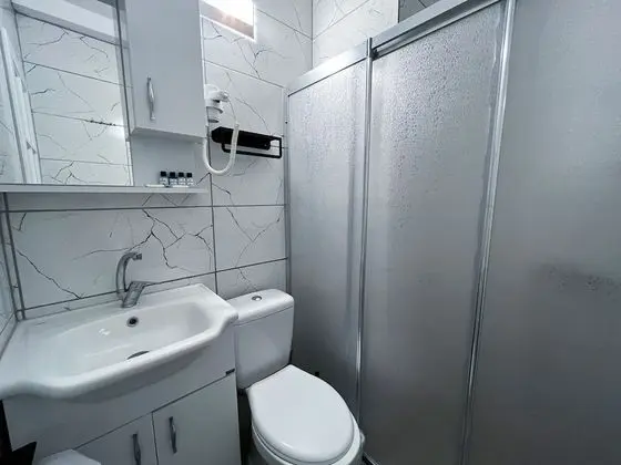 Standard Tek Büyük Yataklı Oda