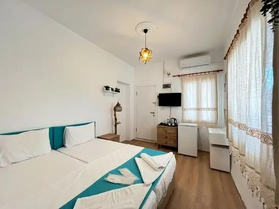 Standart Oda, Bahçe Manzaralı, Balkonlu